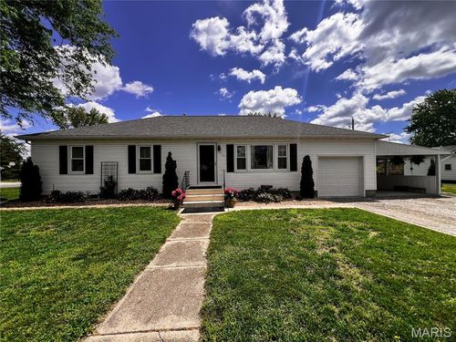 200 S Oak St, Hoffman, IL, 62250 | Card Image