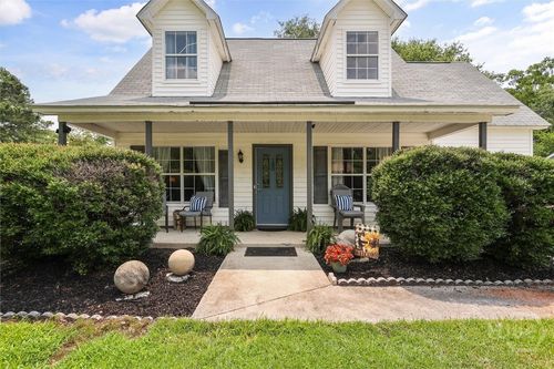 180 Falcon Dr, Richmond Hill, GA, 31324-3422 | Card Image
