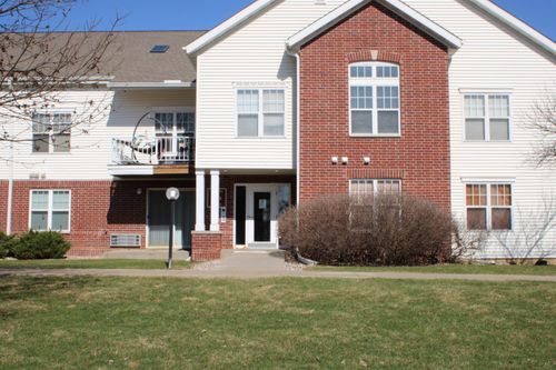 apt-104-33A Grand Canyon Dr, BARABOO, WI, 53913-9083 | Card Image