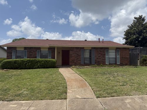 3425 Knoll Point Dr, Garland, TX, 75043-6226 | Card Image