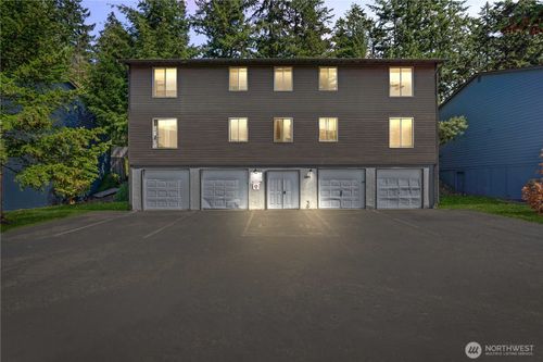 a-d-9405 S Ash St, Tacoma, WA, 98444-3056 | Card Image