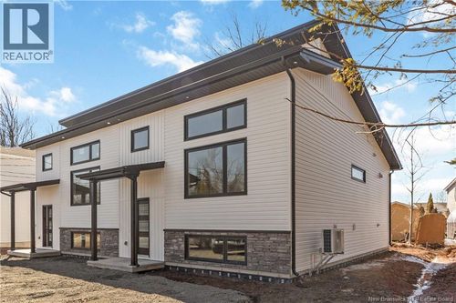 84 Twin Oaks Dr, Moncton, NB, E1G0L8 | Card Image