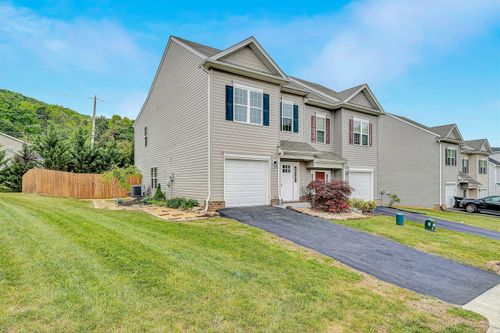 4231 Hannah Belle Way, Roanoke, VA, 24018-1149 | Card Image