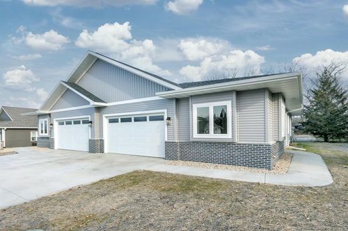 117 Ashberry Ln, Stoughton, WI, 53589-5228 | Card Image