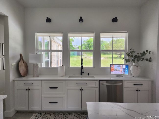 620 Windway Dr, House other with 3 bedrooms, 2 bathrooms and null parking in Spring Branch TX | Image 6
