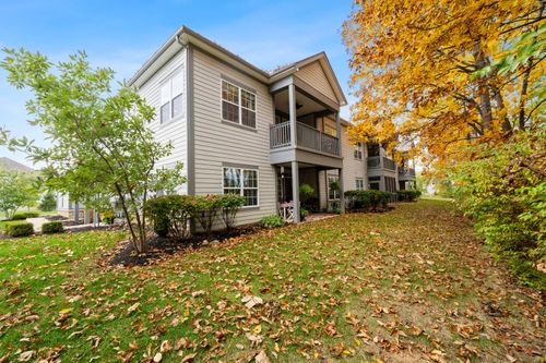 687 Wintergreen Way, Lewis Center, OH, 43035-7565 | Card Image