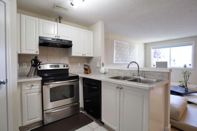 1 - 1823 35 Street Se, Home with 2 bedrooms, 2 bathrooms and 1 parking in Calgary AB | Image 11