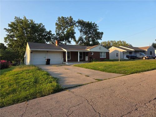 11012 E 34th St S, Independence, MO, 64052-2702 | Card Image