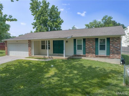 574 Larksmore Ct, Manchester, MO, 63021-6642 | Card Image