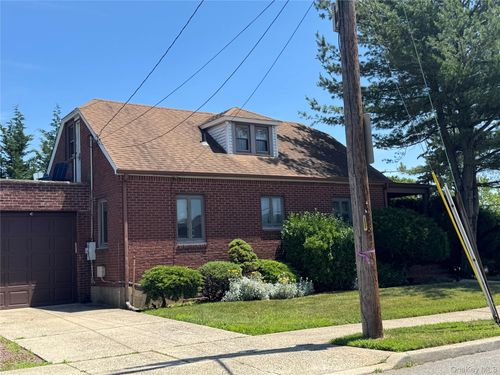 364 Central Avenue, Oyster Bay, NY, 11714 | Card Image