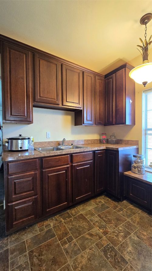 204 W Crossmain, Milford, TX, 76670-1085 | Card Image