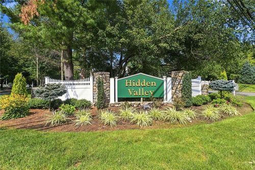 106 Trellis Dr, West Warwick, RI, 02893-2172 | Card Image