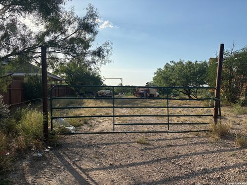 862 Wagon Wheel Rd, Eagle Pass, TX, 78852 | Card Image