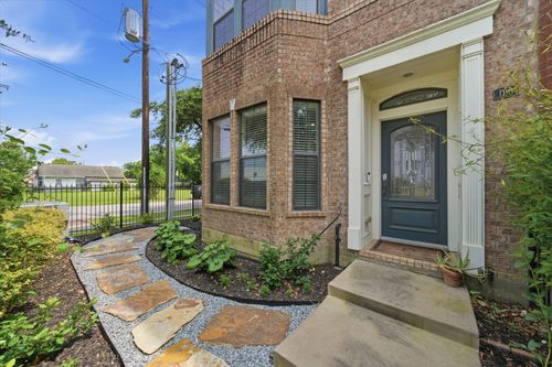 16-2110 Shearn Street, Houston, TX, 77007 | Card Image