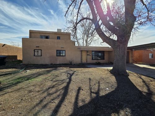 8110 Robin Ave Ne, Albuquerque, NM, 87110-6026 | Card Image