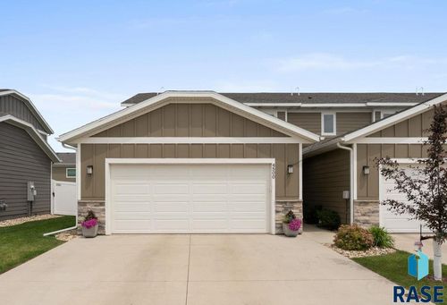 4500 E Whisper Ridge Pl, Sioux Falls, SD, 57108-3169 | Card Image