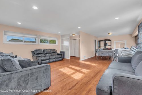 872 Red Oaks Dr, Elberon, NJ, 07740-4809 | Card Image