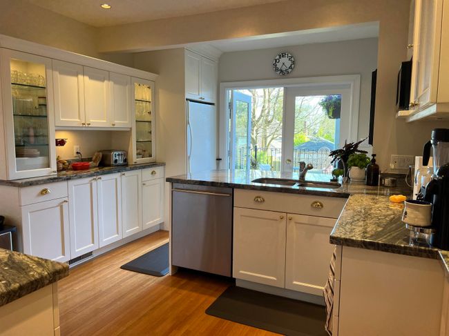 3378 W 35 Th Avenue, House other with 6 bedrooms, 3 bathrooms and 2 parking in Vancouver BC | Image 14