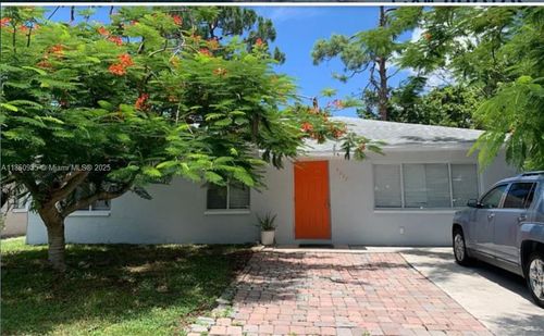 5237 Warren St, Naples, FL, 34113-8746 | Card Image