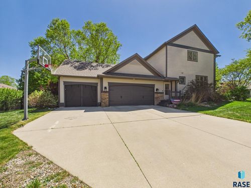 1600 S Parkview Blvd Boulevard, Brandon, SD, 57005 | Card Image