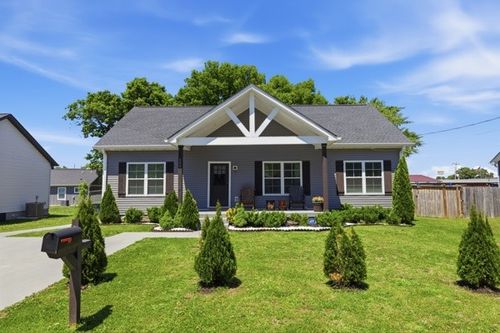 208 15th Ave E, Springfield, TN, 37172-6575 | Card Image