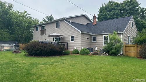 3860 Lawley Ave, Waterford, MI, 48328-4050 | Card Image