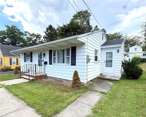 204 Ardmore Rd, Syracuse, NY, 13219-2514 | Card Image
