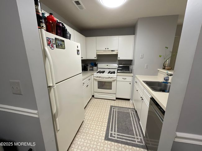41 Fennec Ct, Condo with 2 bedrooms, 2 bathrooms and null parking in Tinton Falls NJ | Image 6