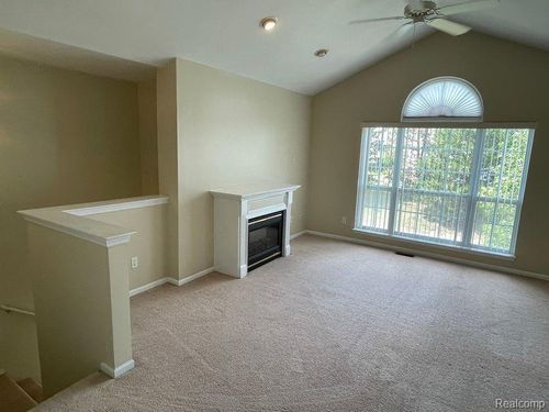 45538 Warwick Dr, Macomb, MI, 48044-4063 | Card Image