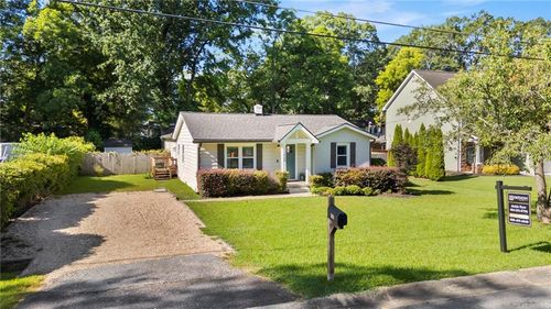1060 Mclinden Ave Se, Smyrna, GA, 30080-4144 | Card Image