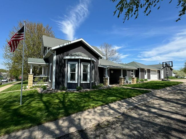 226 S Sidney St, House other with 3 bedrooms, 2 bathrooms and null parking in SHULLSBURG WI | Image 58