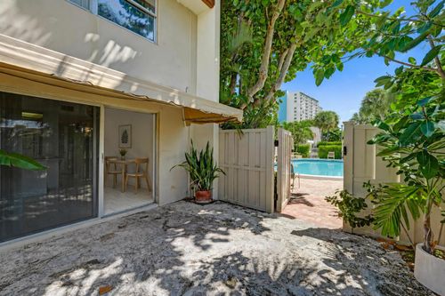 17-5555 N Ocean Boulevard, Lauderdale By The Sea, FL, 33308 | Card Image