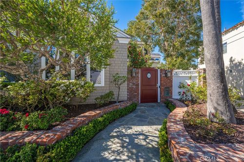 33 Palermo Walk, Long Beach, CA, 90803-4028 | Card Image