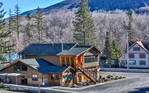 8216 Main St, Hunter, NY, 12442-5301 | Card Image