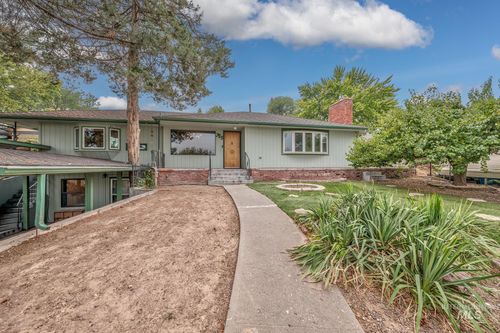 755 S Park Blvd, Ontario, OR, 97914-3348 | Card Image