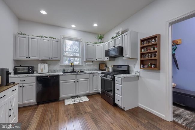 306 S Cherry St, Home with 3 bedrooms, 2 bathrooms and null parking in MYERSTOWN PA | Image 10