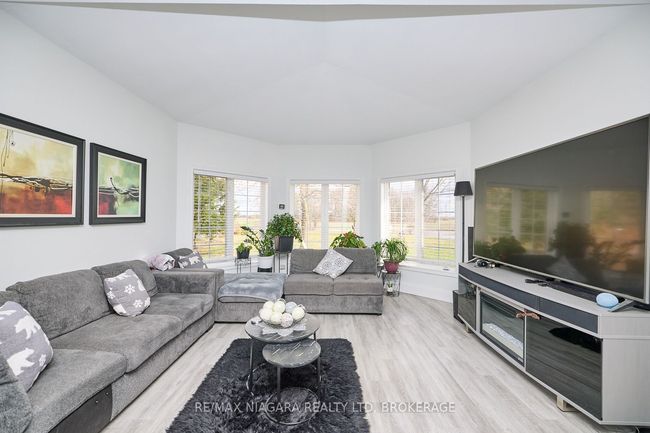 637 Carl Rd, House other with 5 bedrooms, 4 bathrooms and 20 parking in Port Robinson ON | Image 8