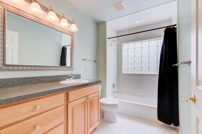 801 Sherman Dr, Condo with 2 bedrooms, 3 bathrooms and null parking in Royal Oak MI | Image 28