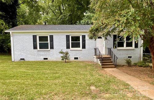 2301 Kennesaw Dr, Charlotte, NC, 28216-4756 | Card Image