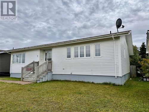7 Courtney Pl, Grand Bank, NL, A0E | Card Image