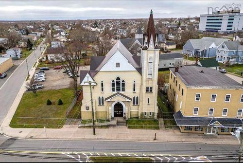 270 Commercial St, Glace Bay, NS, B1A3C4 | Card Image