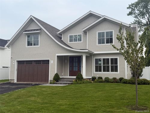 738 Motts Cove Rd N, Roslyn, NY, 11576-1034 | Card Image