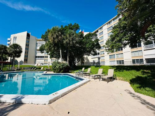 1c-6902 Environ Blvd, Lauderhill, FL, 33319 | Card Image