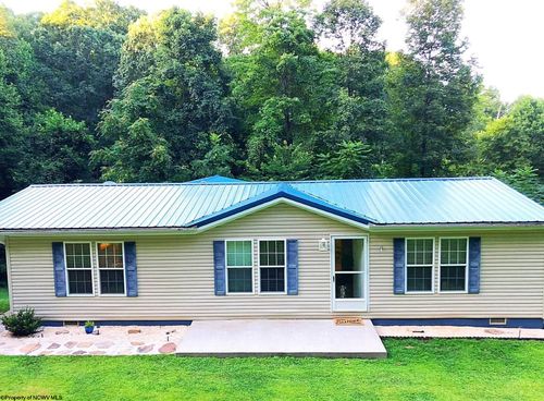 104 Silver Maple Ln, Buckhannon, WV, 26201-3531 | Card Image