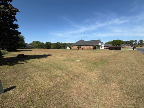 13 N Lake Cir, Manning, SC, 29102-9500 | Card Image