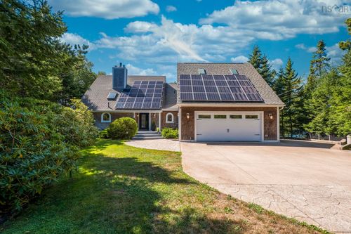 145 Glenwood Dr, Head Of St Margarets Bay, NS, B3Z2E7 | Card Image