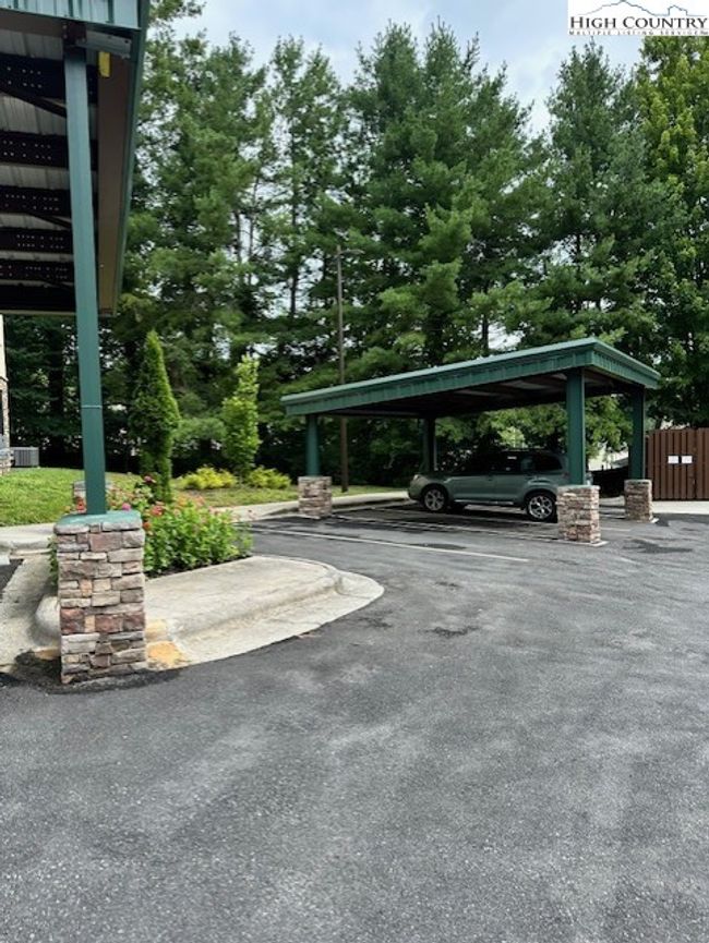 APT-102 - 155 Gateway Dr, Condo with 2 bedrooms, 2 bathrooms and null parking in Boone NC | Image 29