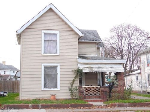 421 S 7th St, Coshocton, OH, 43812-2123 | Card Image