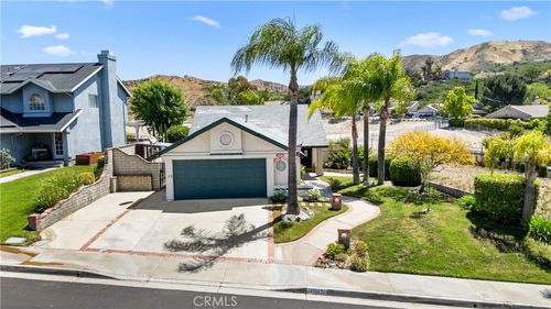 28924 Raintree Ln, Santa Clarita, CA, 91390 | Card Image