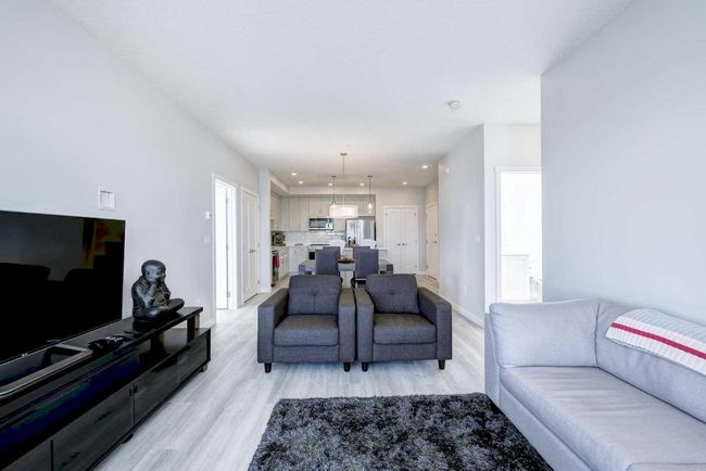 501 - 71 Shawnee Common Sw, Condo with 2 bedrooms, 2 bathrooms and 2 parking in Calgary AB | Image 17